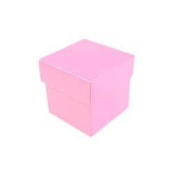 Rožinė dėžutė kubas